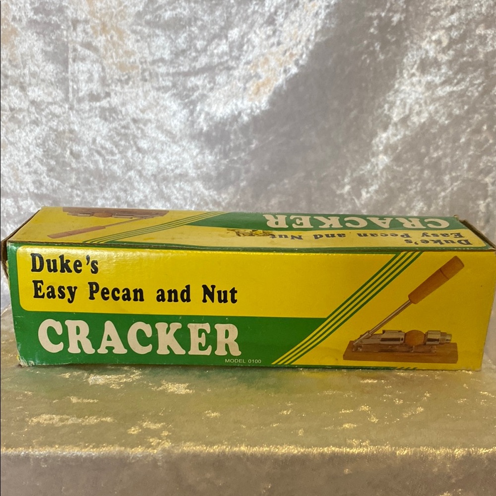 Vintage Duke's Easy Pecan and Nut Cracker